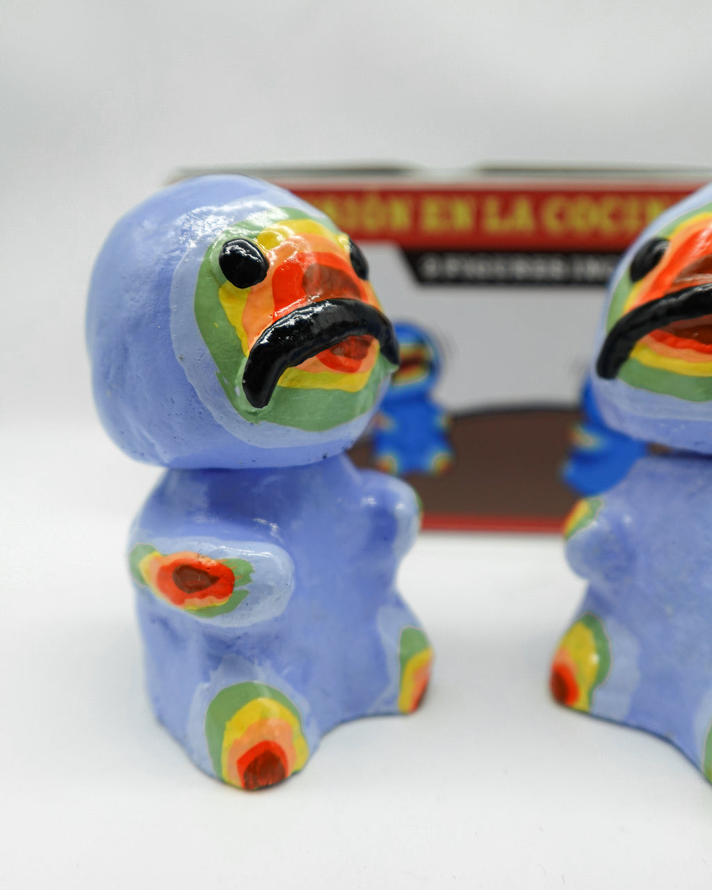 BOBBLEHEADS  /  DISCUSIÓN EN LA COCINA 2025©