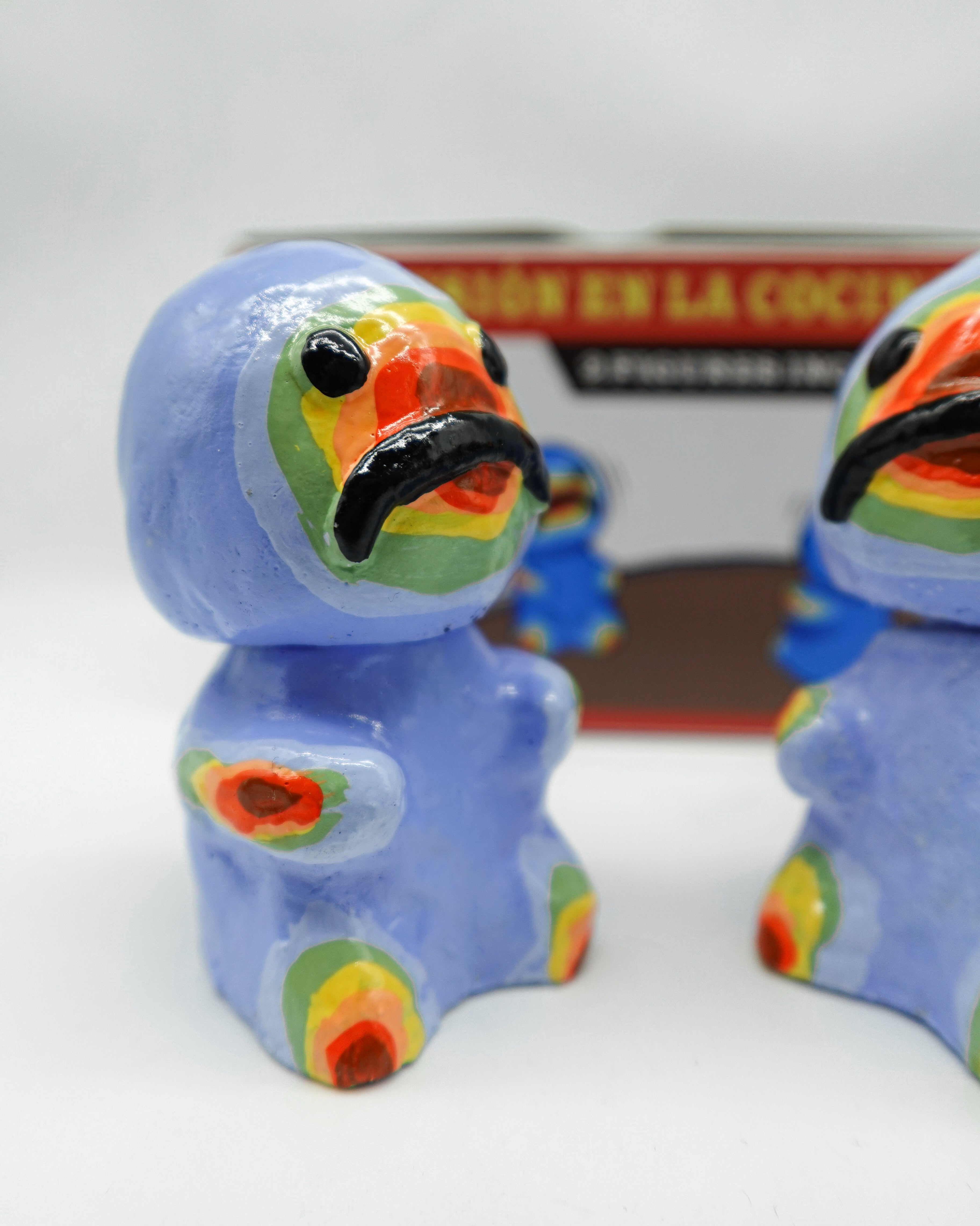 BOBBLEHEADS  /  DISCUSIÓN EN LA COCINA 2025©