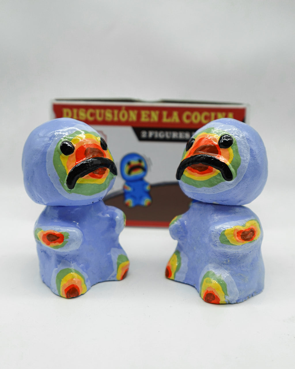 BOBBLEHEADS  /  DISCUSIÓN EN LA COCINA 2025©