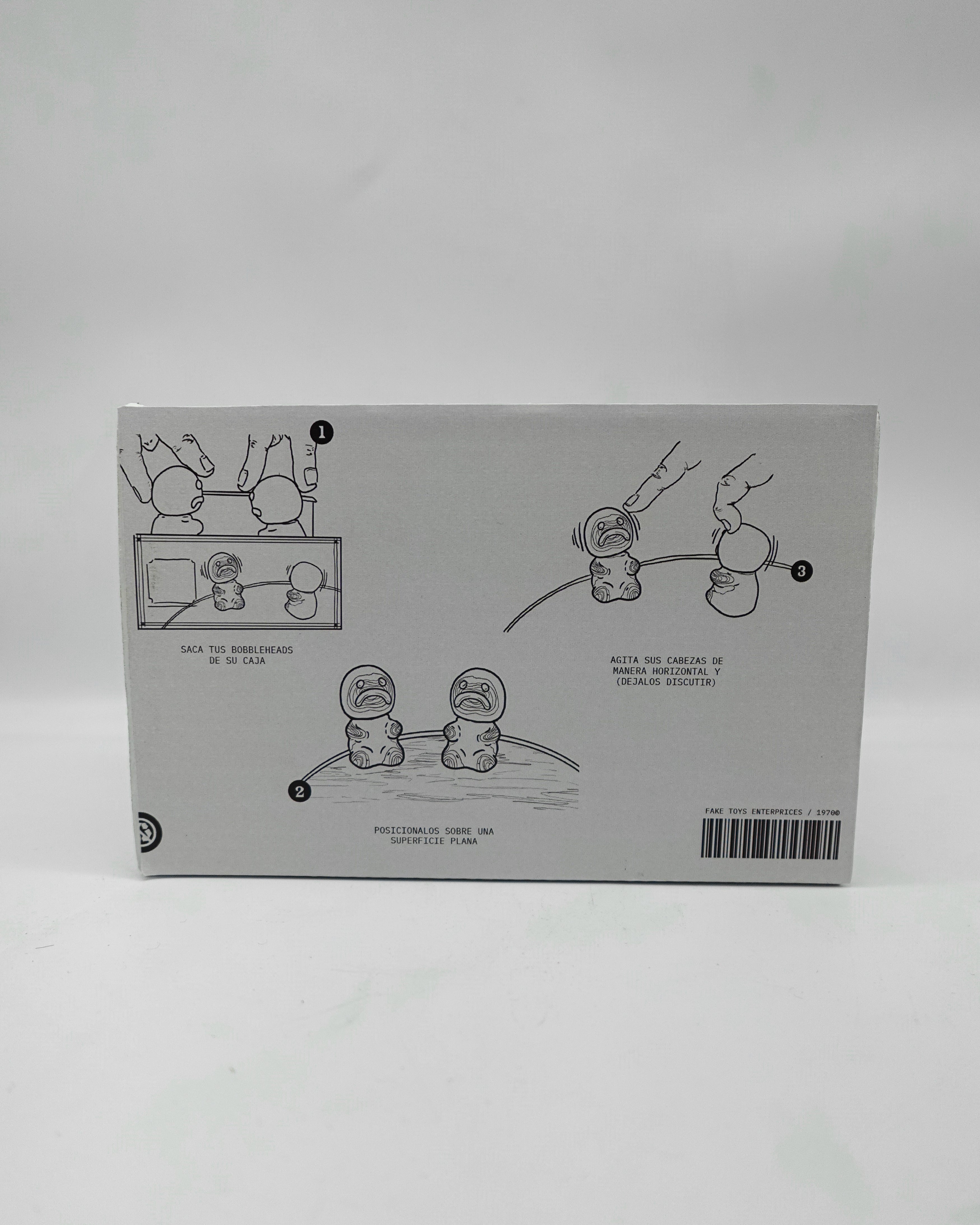 BOBBLEHEADS  /  DISCUSIÓN EN LA COCINA 2025©